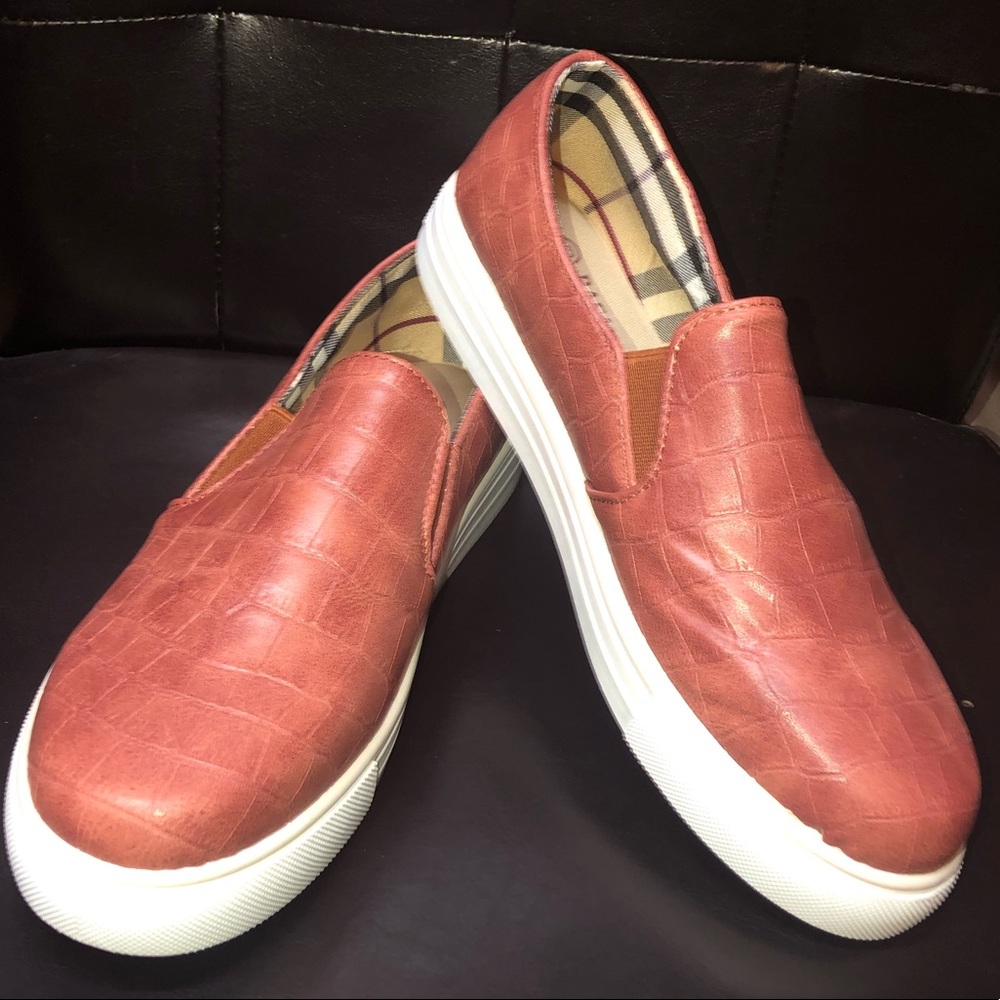 🌺Rafaello Slip-On Sneakers🌺